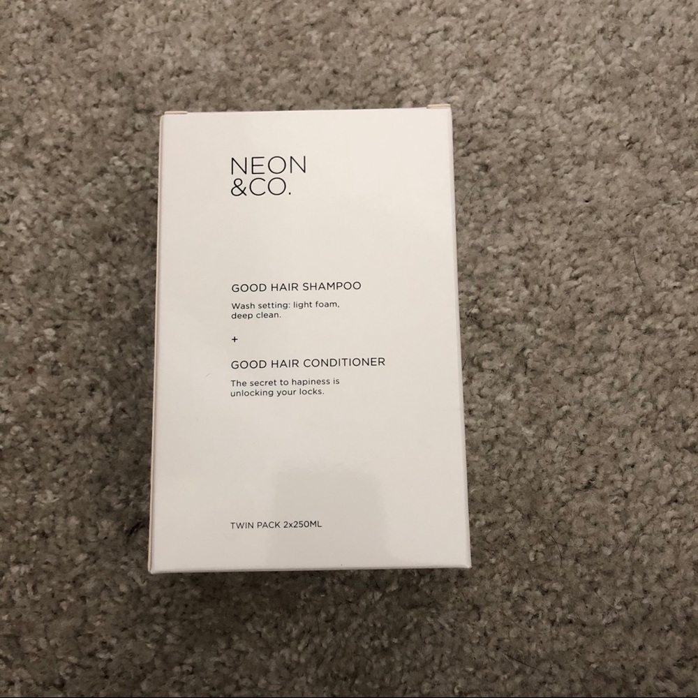Neon & Co Good Hair Shampoo and Conditioner Set